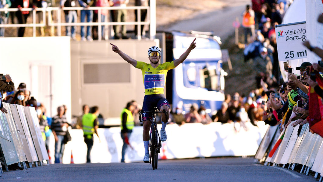 Remco Evenepoel wint Volta ao Algarve