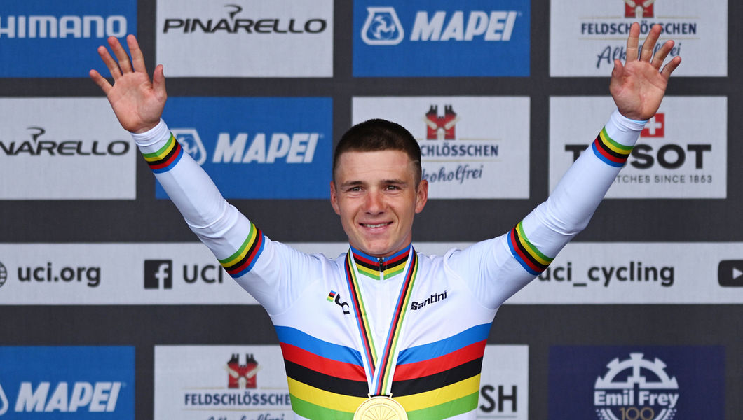 Evenepoel powers to another gold at ITT Worlds