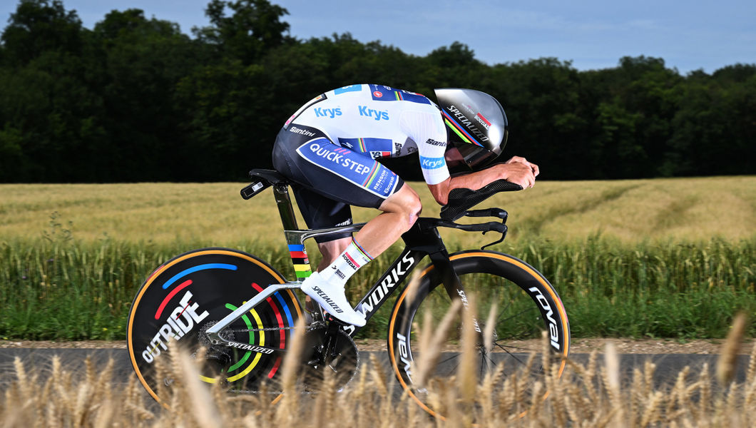 Remco Evenepoel grijpt eerste ritzege in Tour de France