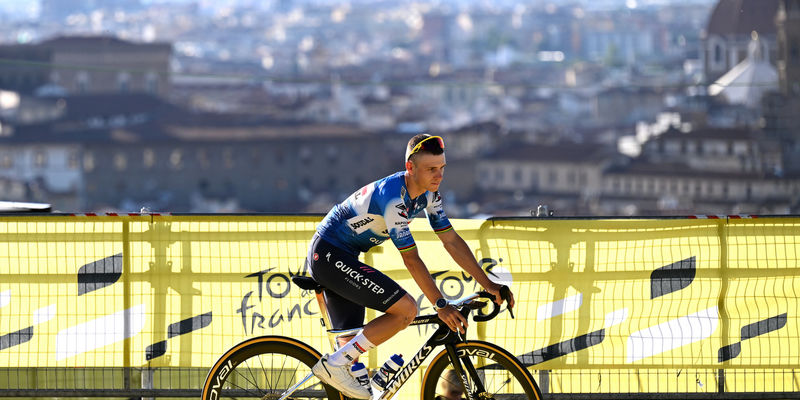 Evenepoel achtste in openingsrit Tour de France