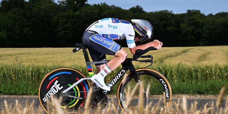 Remco Evenepoel grijpt eerste ritzege in Tour de France