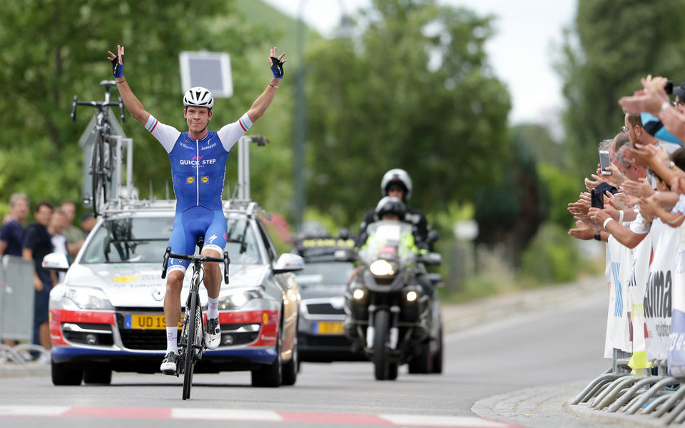 Bob Jungels rides to convincing victory in Schengen