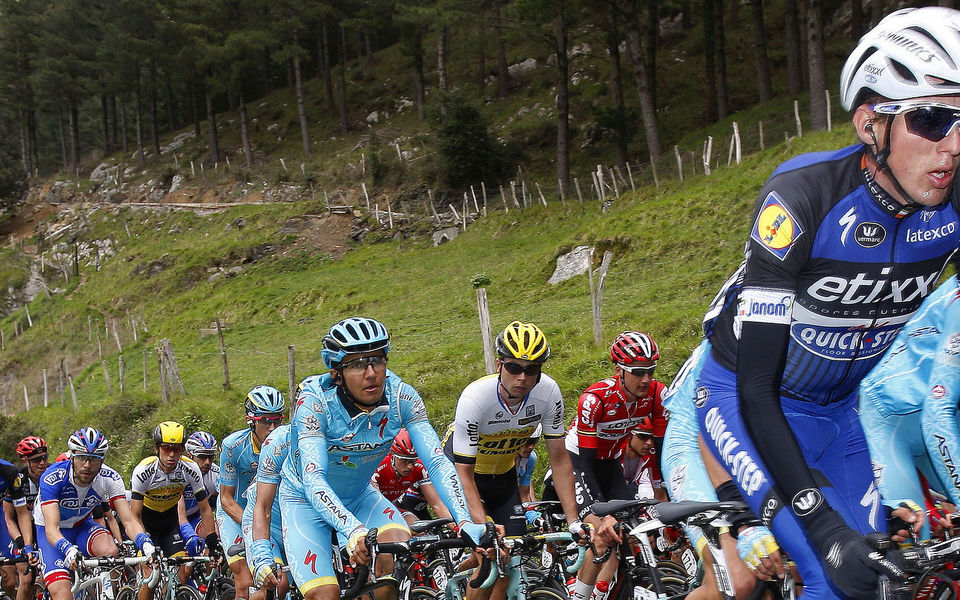 Brutal climb shakes up the GC in Pais Vasco