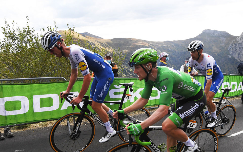 Tour de France: Sam Bennett retains green jersey on complicated day