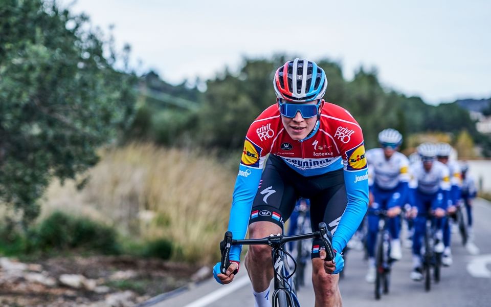 Deceuninck – Quick-Step and Oakley team up