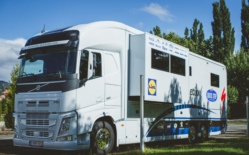 Etixx – Quick-Step presents its new mobile home