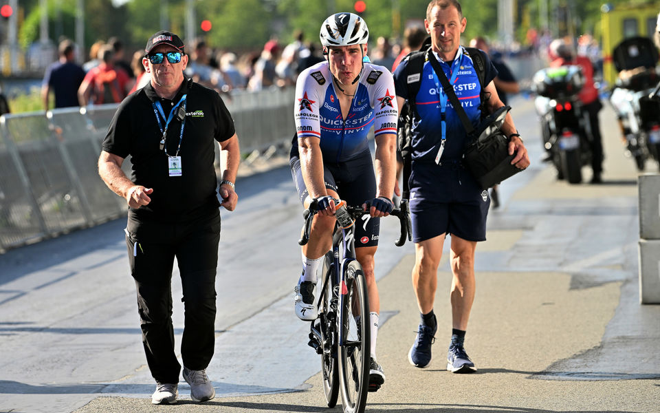 Jakobsen blocked in the sprint