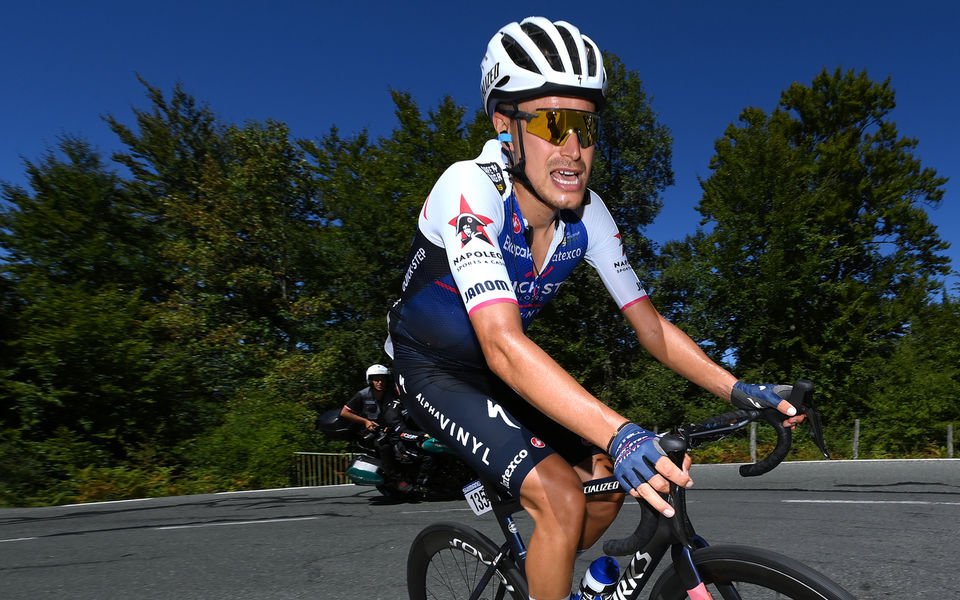 Masnada books place in Vuelta break