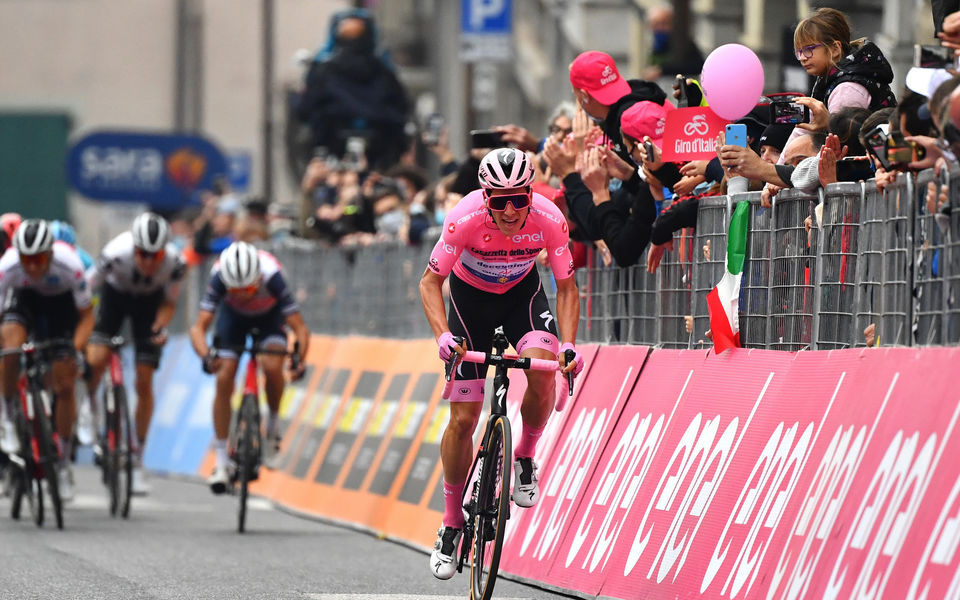 Giro d’Italia: Almeida toont karakter