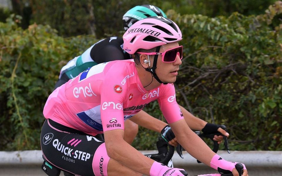 Giro d’Italia: Almeida geniet van eerste dag in roze