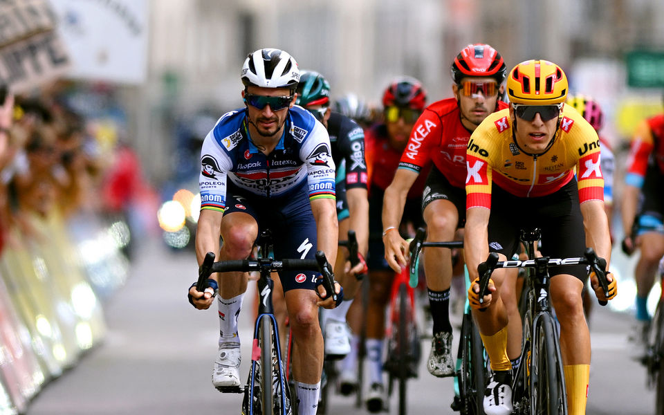 Critérium du Dauphiné: Alaphilippe moves up to third