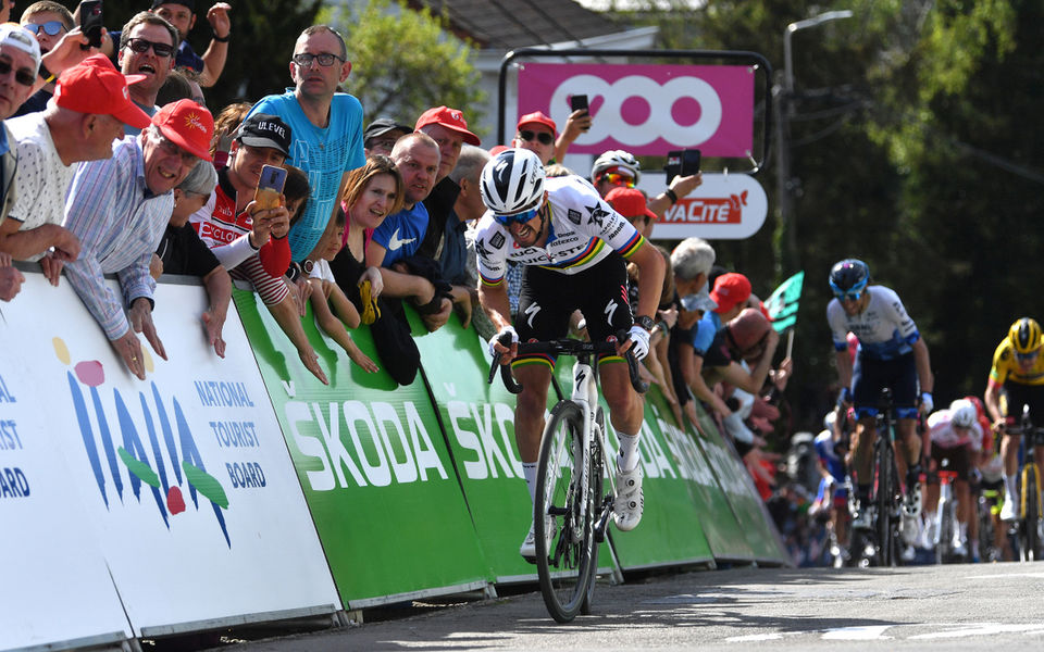 Alaphilippe net naast podium in Flèche Wallonne