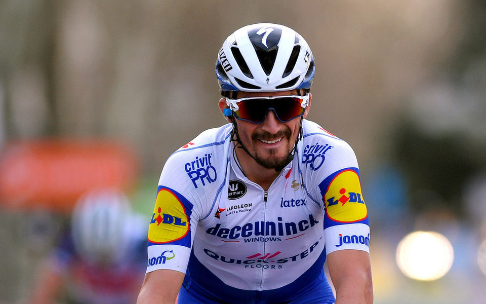 Parijs-Nice: Alaphilippe klimt in klassement