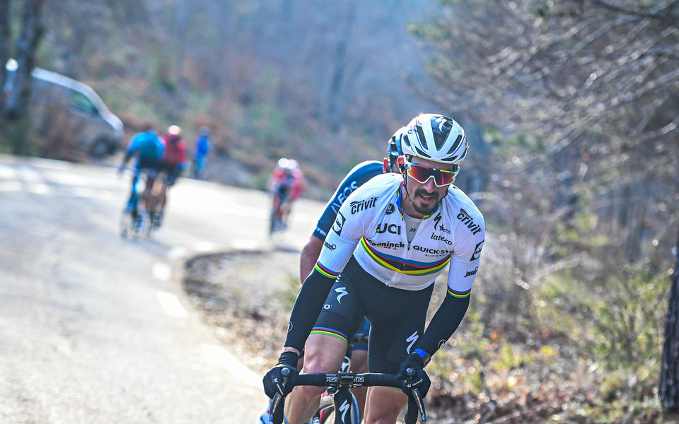 Alaphilippe displays panache on Mont Ventoux