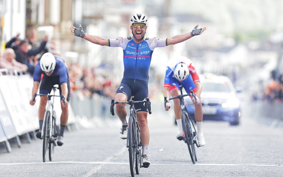 Mark Cavendish in de wolken na nieuwe titel