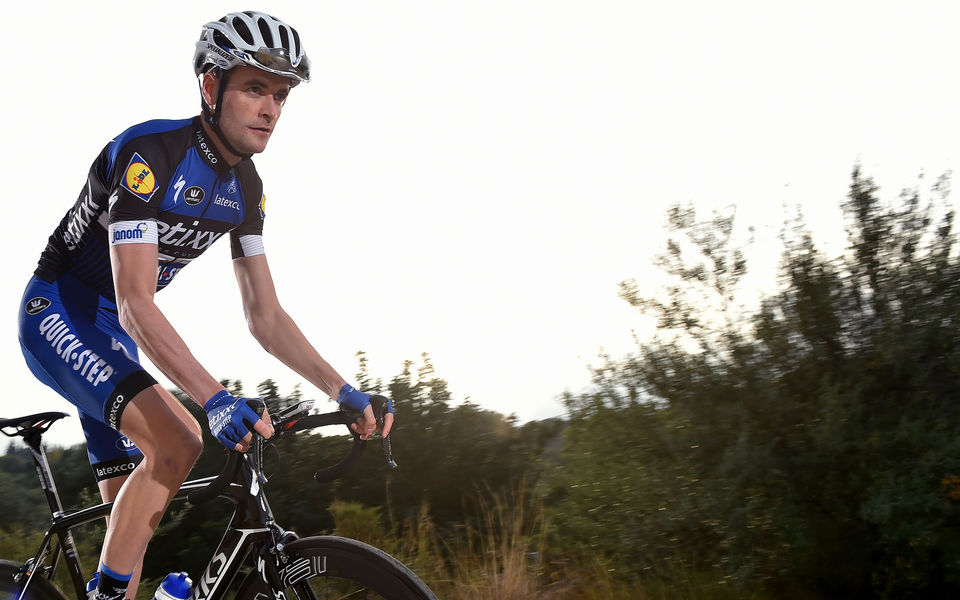 Etixx – Quick-Step extends with Pieter Serry