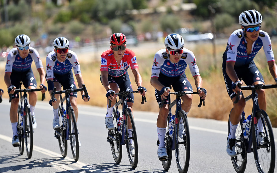 Vuelta a España: Evenepoel writes more history