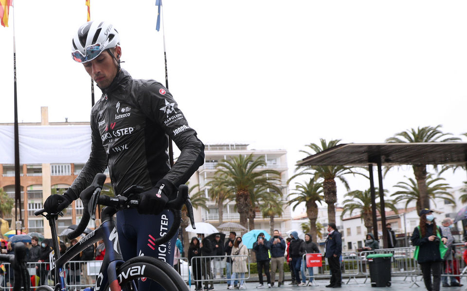 Regen voor Volta a Catalunya peloton