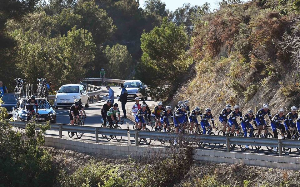 Quick-Step Floors Cycling Team klaar voor eerste stage richting 2017