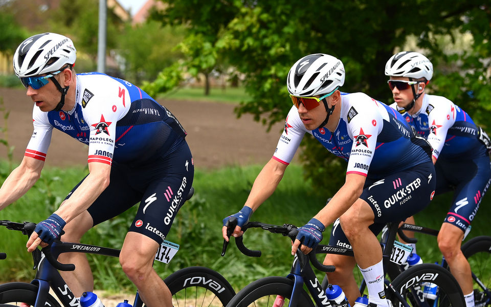 Giro d’Italia: Crash scuppers Ballerini’s chances