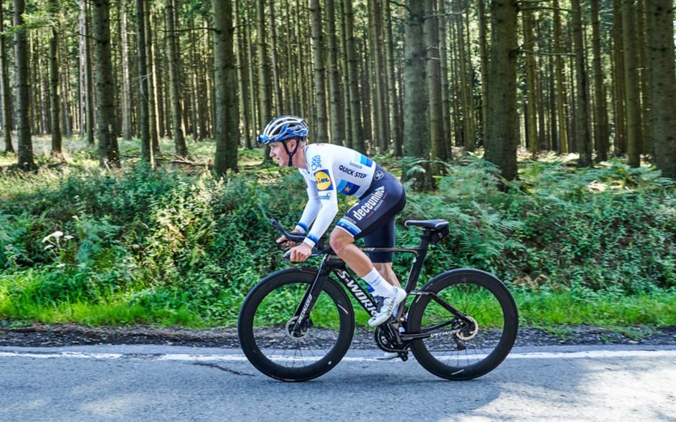 Evenepoel shows off European ITT Champion jersey