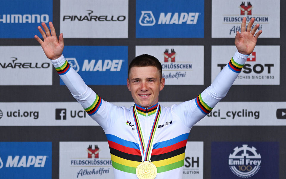 Evenepoel powers to another gold at ITT Worlds