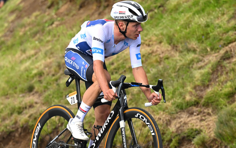 Le Tour: Evenepoel fights tooth and nail in the Massif Central