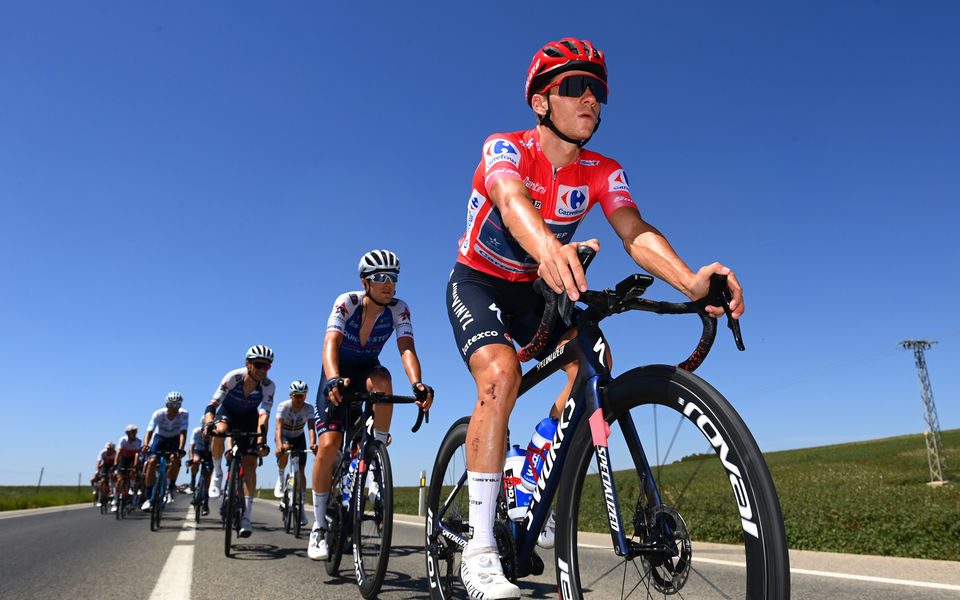 Vuelta a España: Evenepoel keeps the red jersey