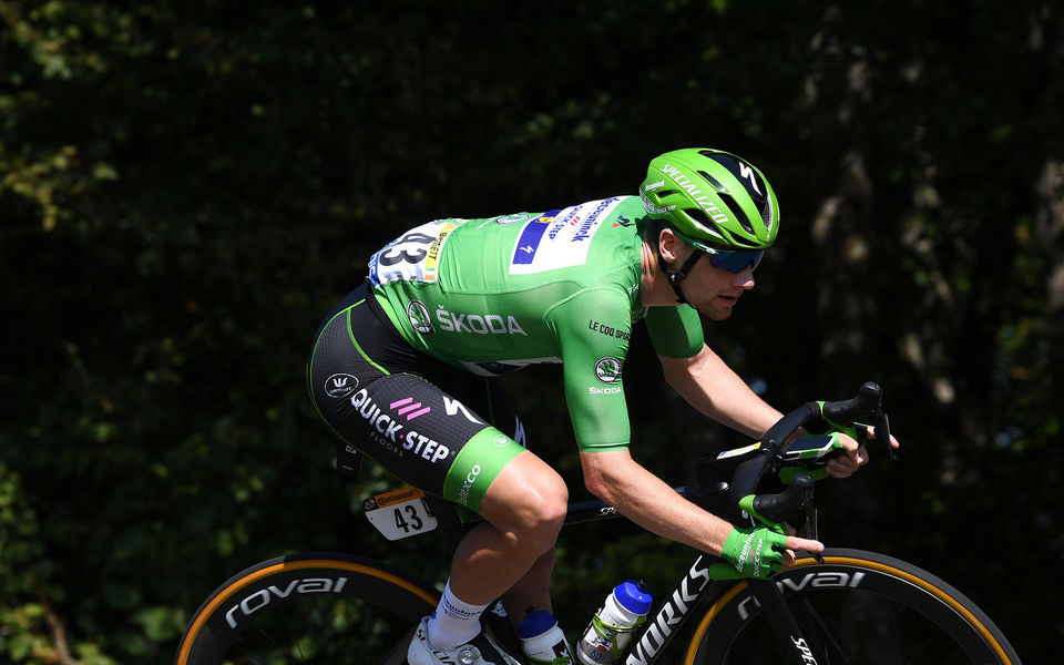 Tour de France: Bennett strengthens grip on green jersey