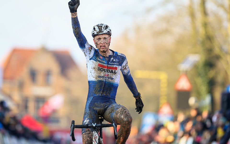 Tim Merlier triomfeert in Zonnebeke