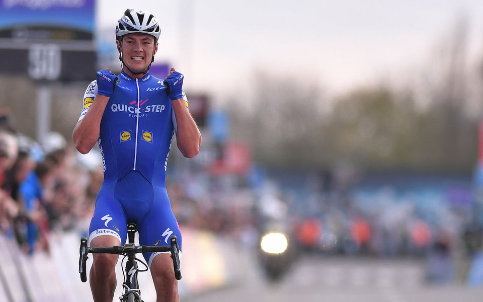 Yves Lampaert wint Dwars door Vlaanderen