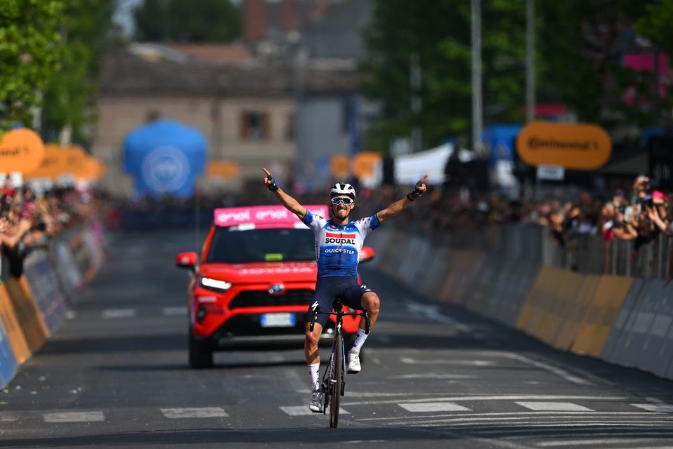 Alaphilippe creates a masterpiece at the Giro d’Italia