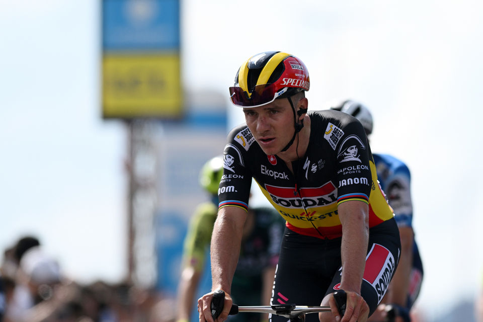 Evenepoel safely navigates another Dauphiné stage