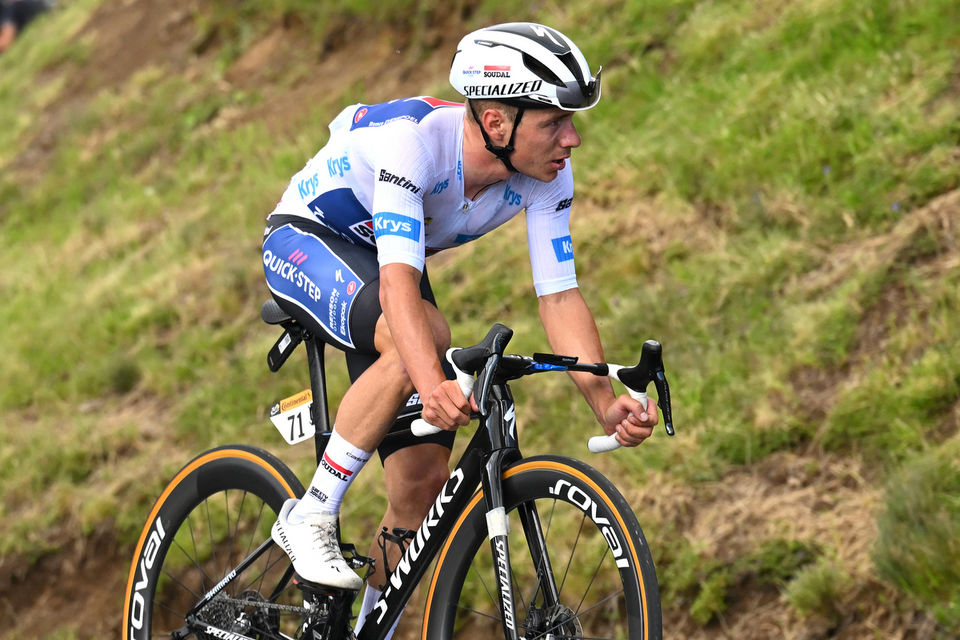 Le Tour: Evenepoel fights tooth and nail in the Massif Central